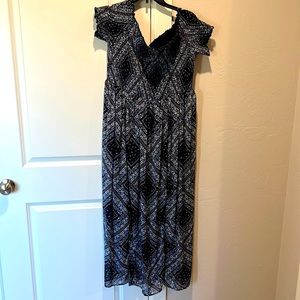 Called sleeved blue dress